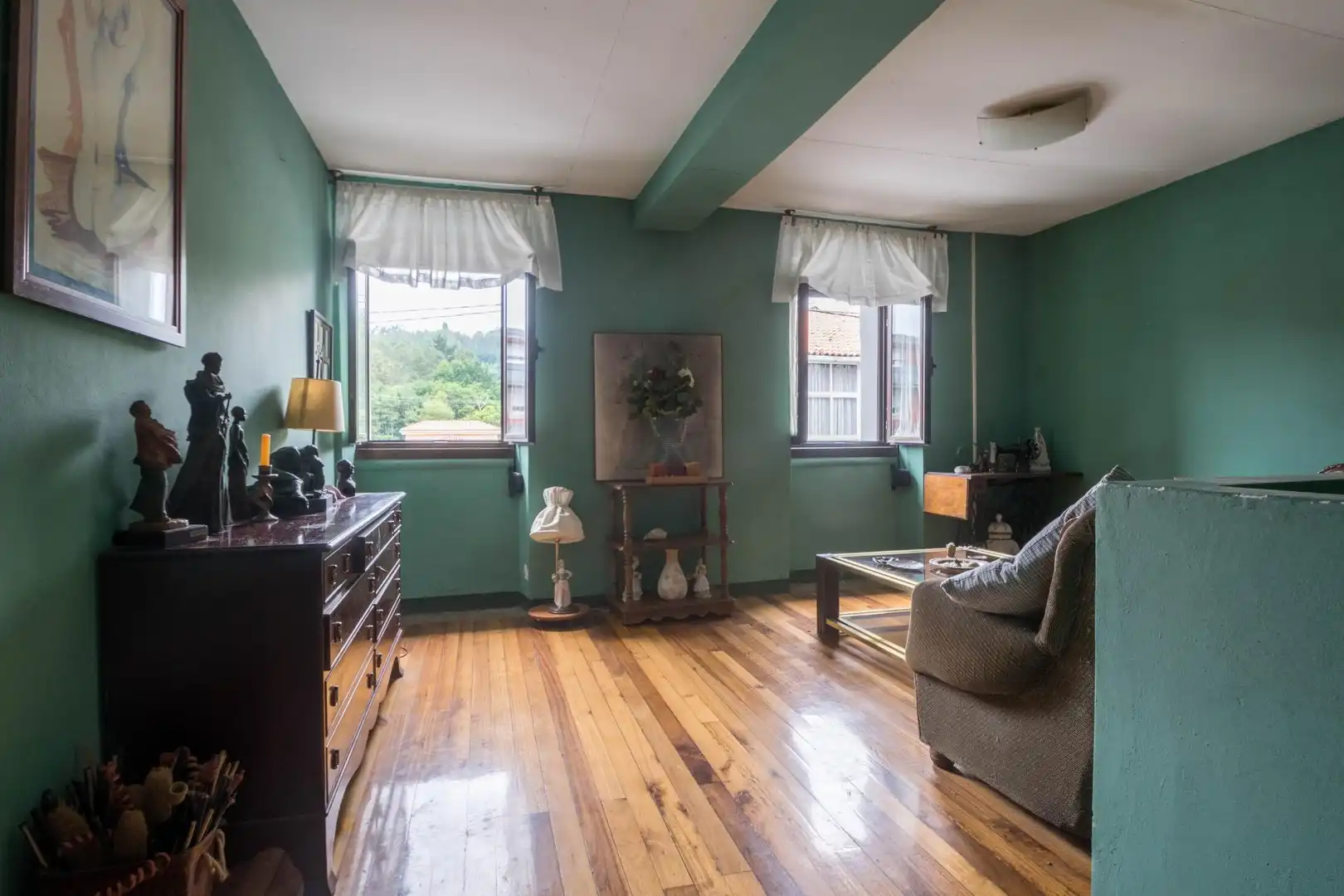 Sala de estar de Casa o chalet en venta en Culleredo con Calefacción, Jardín privado y Parquet
