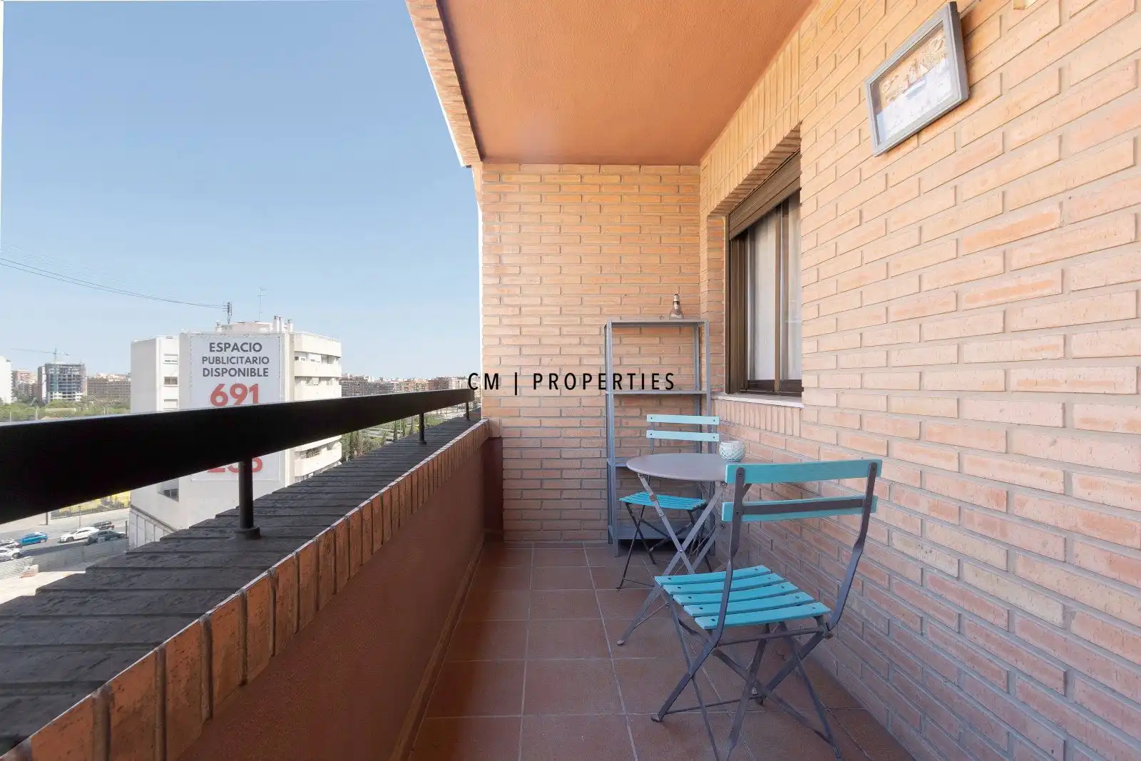 Außenansicht von Wohnung zur Miete in Valencia mit Klimaanlage, Heizung und Terrasse