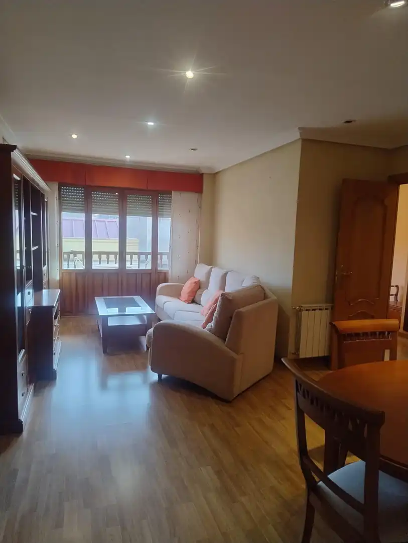 Sala d'estar de Pis en venda en Ciudad Real amb Calefacció, Terrassa i Moblat
