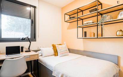 Bedroom of Flat to share in  Sevilla Capital  with Swimming Pool, Furnished and Internet