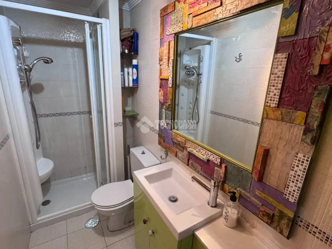 Baño de Piso en venta en León Capital  con Calefacción y Parquet