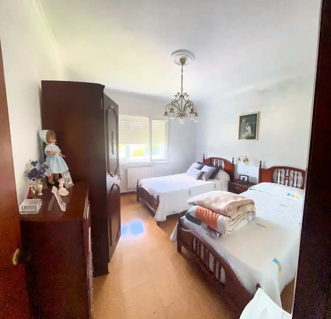 Habitación de Casa o chalet en venta en Burela con Calefacción, Jardín privado y Trastero
