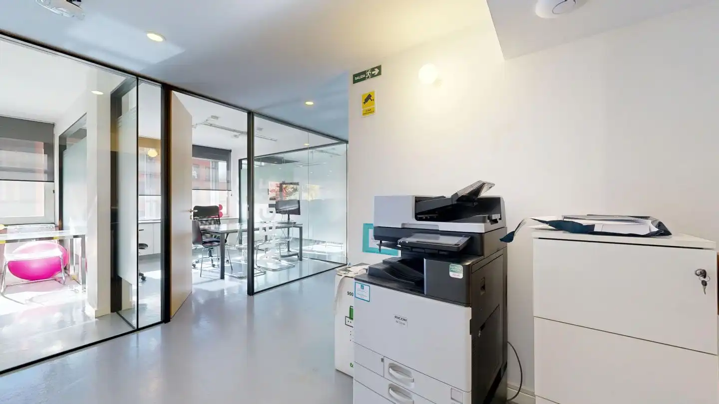 Office for sale in Madrid  with Air Conditioner, Heating and Storage room
