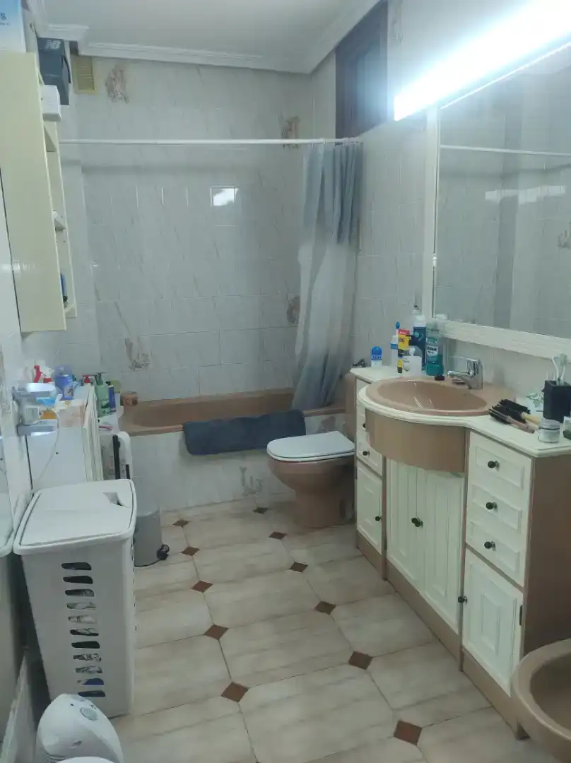 Bathroom of Flat for sale in Coslada  with Air Conditioner and Balcony