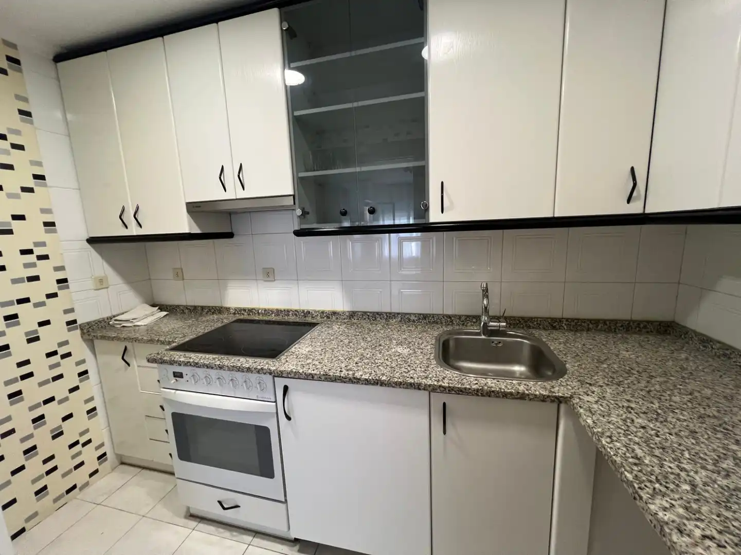 Küche von Wohnung zum Verkauf in  Logroño mit Heizung, Parkett und Terrasse