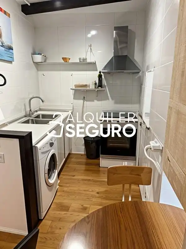 Cocina de Estudio de alquiler en Requena con Amueblado