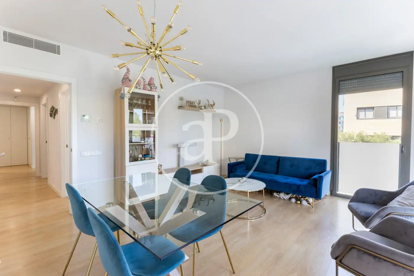 Sala d'estar de Pis en venda en Sant Cugat del Vallès amb Aire condicionat, Jardí privat i Terrassa