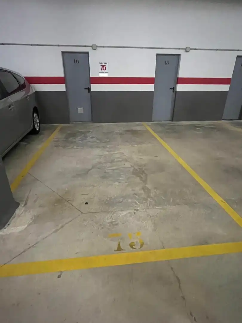 Parkplatz von Wohnungen zum Verkauf in Lloret de Mar mit Klimaanlage, Heizung und Abstellraum