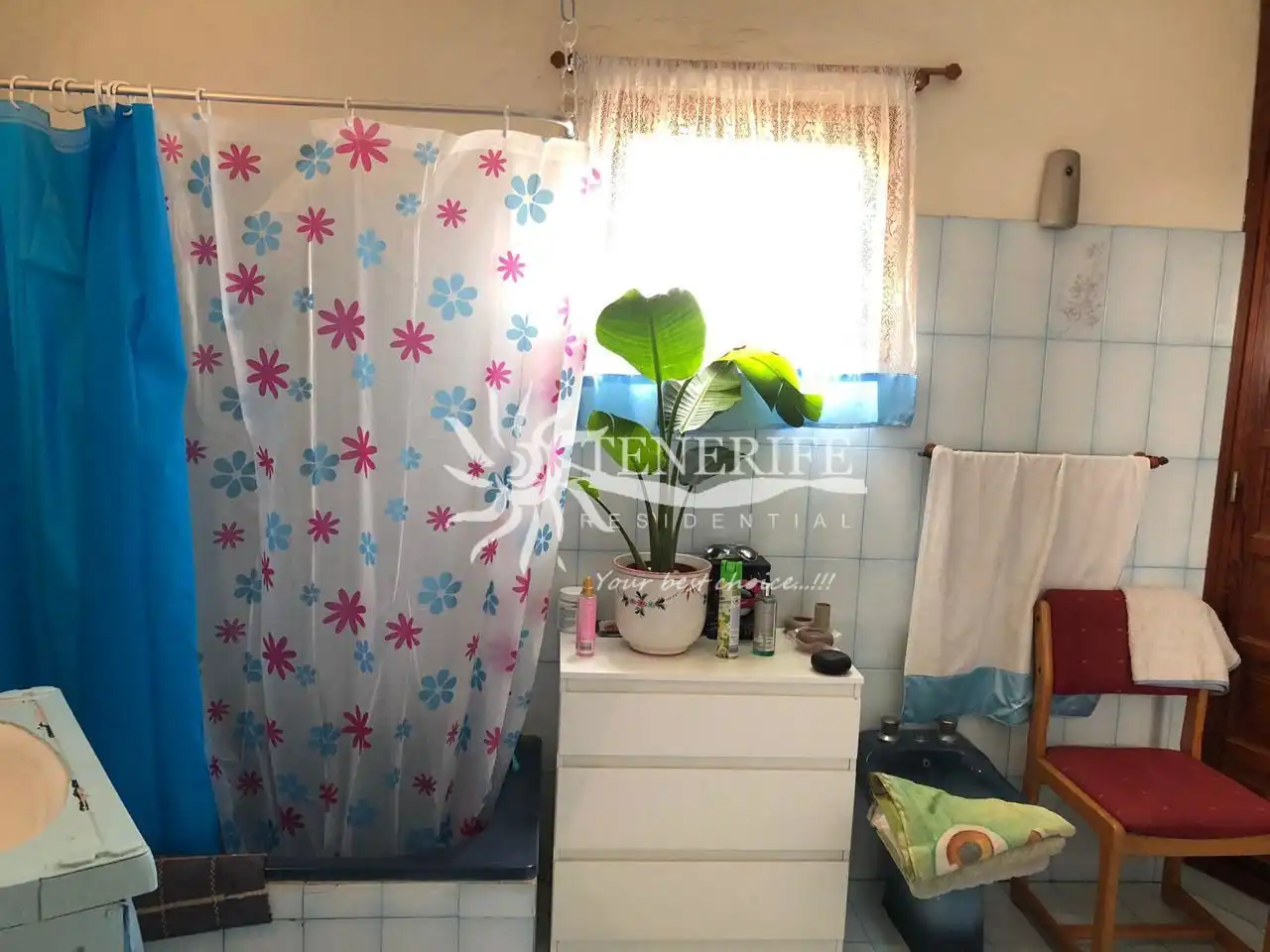 Habitación de Finca rústica en venta en Guía de Isora con Jardín privado, Trastero y Amueblado