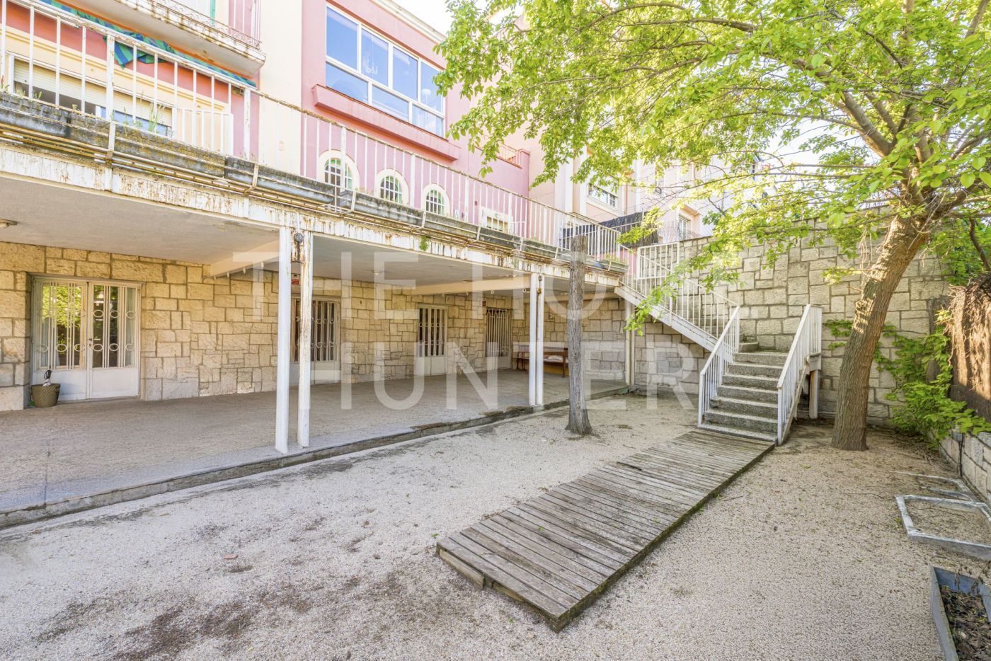 Vista exterior de Casa o xalet en venda en  Madrid Capital amb Jardí privat, Terrassa i Piscina