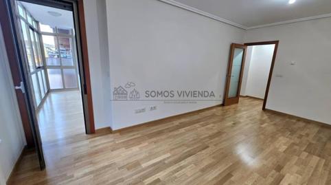 Foto 2 de Pis de lloguer a Ventiun, Ourense Capital