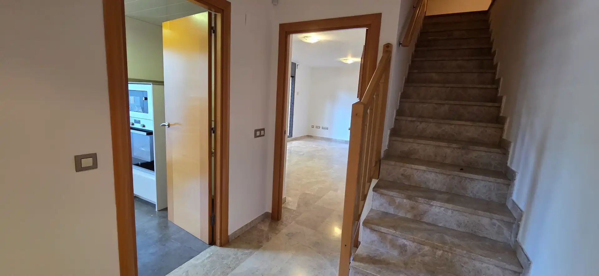 Maisonette zum Verkauf in Barcelona mit Klimaanlage, Heizung und Parkett