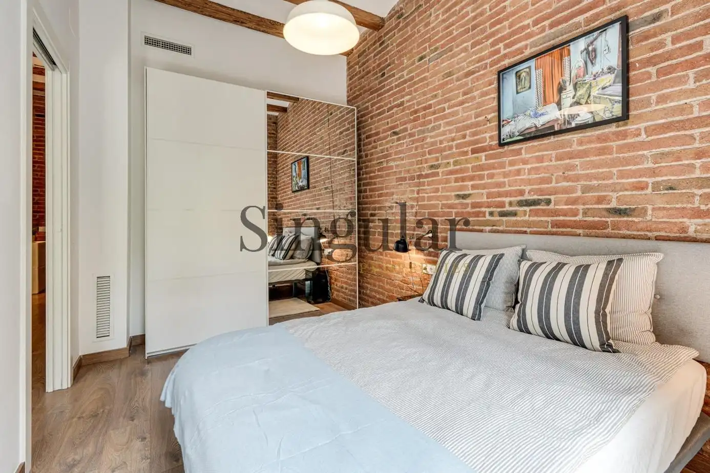 Dormitori de Apartament en venda en Barcelona amb Aire condicionat, Calefacció i Moblat