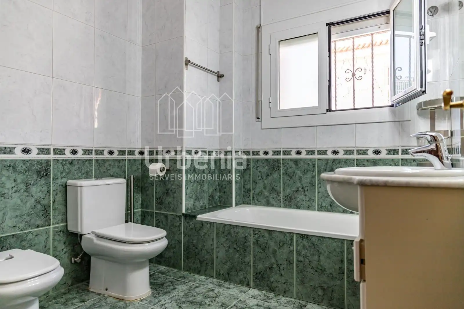 Badezimmer von Haus oder Chalet zum Verkauf in Argentona mit Privatgarten, Abstellraum und Schwimmbad