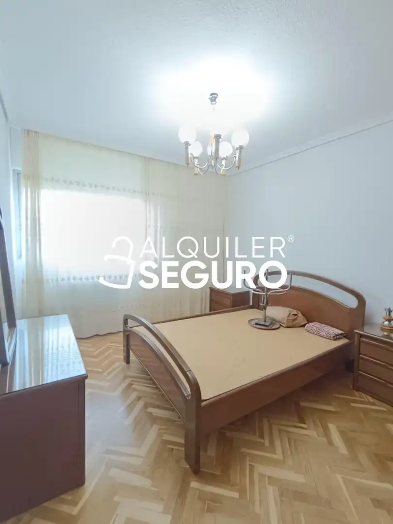 Bedroom of Flat for rent in Madrid  with Air Conditioner, Heating and Terrace