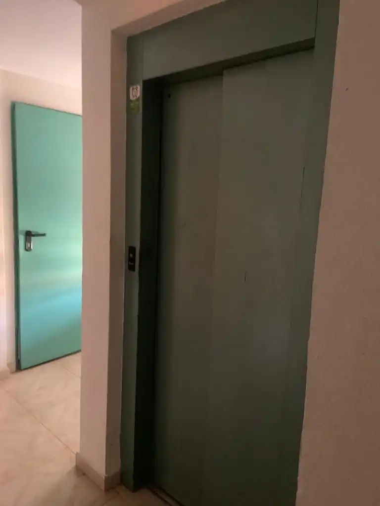 Piso con ascensor en venta en Avenida de los Reyes Católicos 13, imagen 11