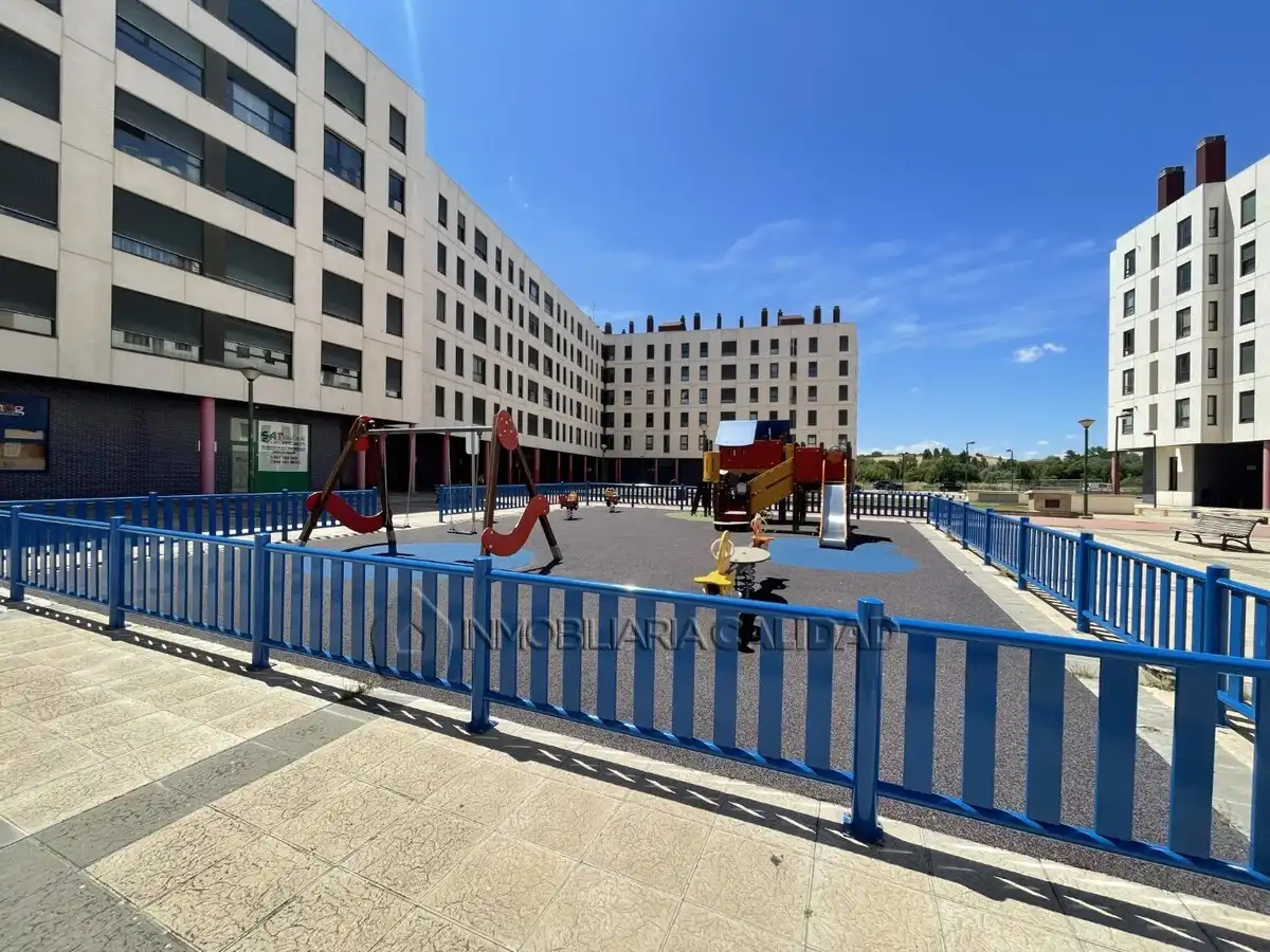 Vista exterior de Piso en venta en Burgos con Calefacción, Terraza y Trastero
