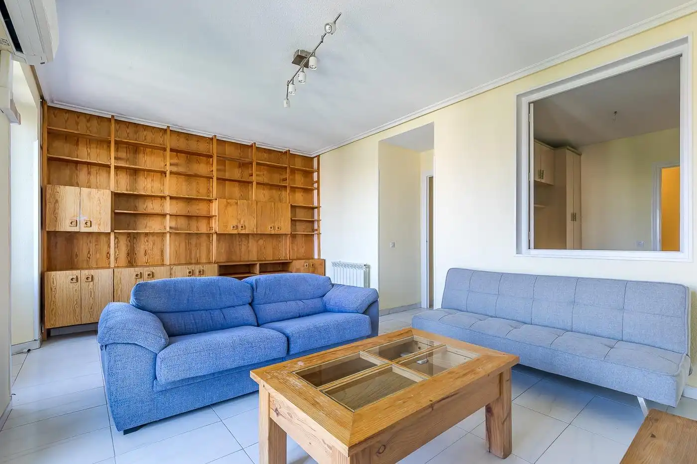 Living room of Flat for rent in Madrid  with Heating and Furnished