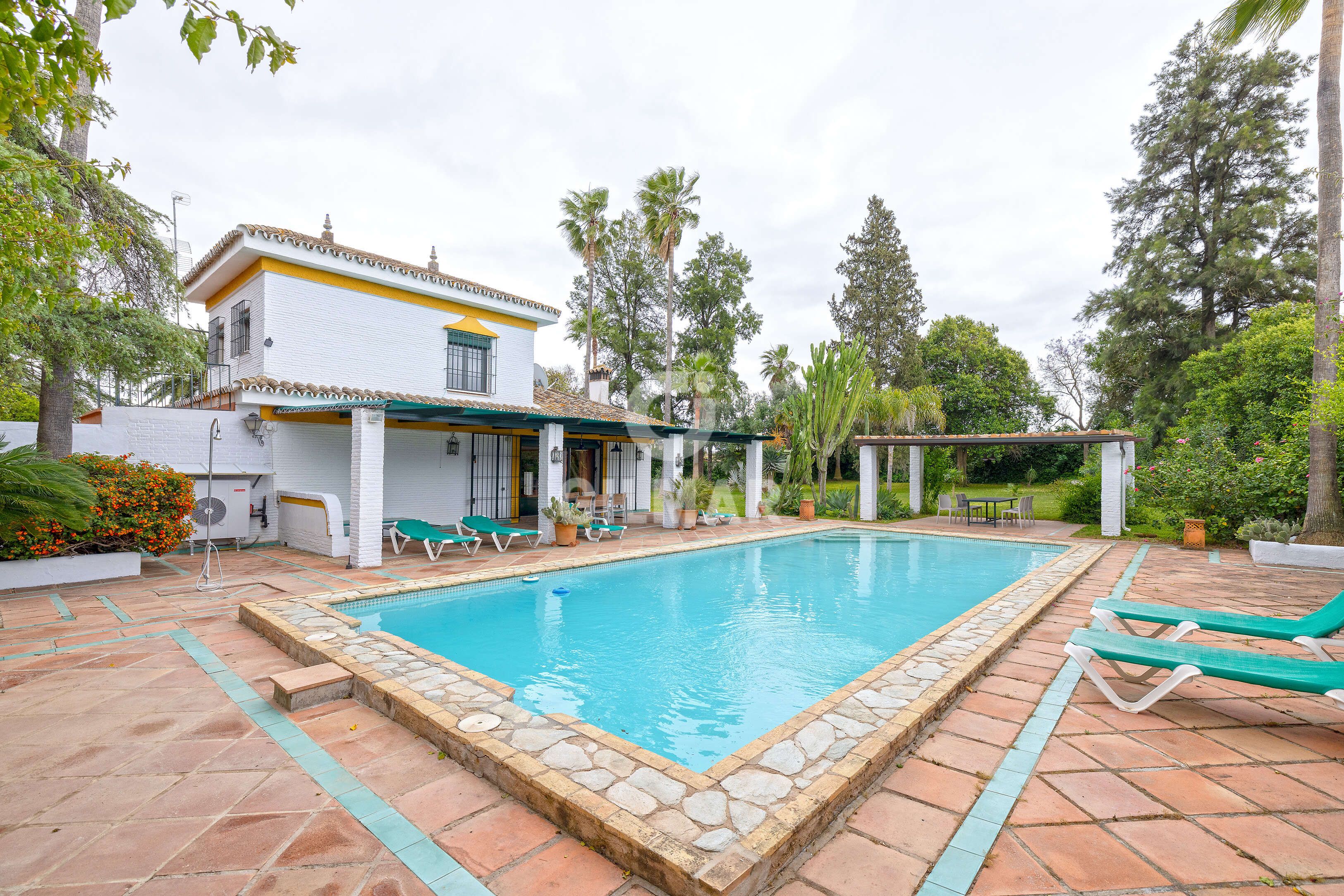 Garden of House or chalet for sale in Sanlúcar la Mayor  with Heating, Private garden and Swimming Pool