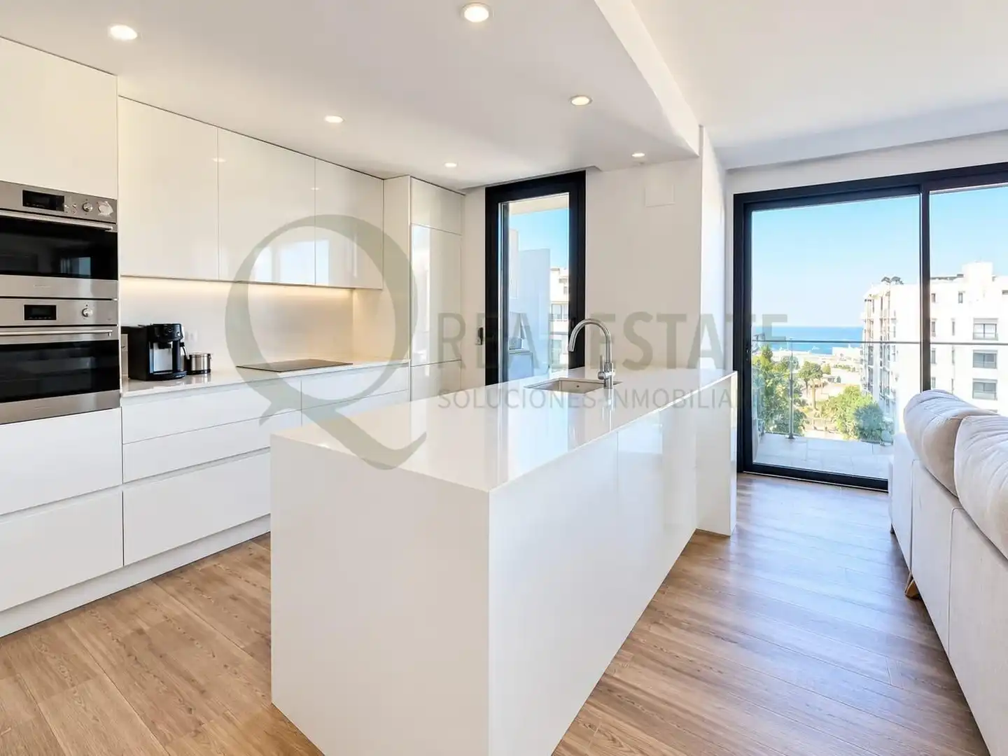 Ático con terraza en venta en Calle Calle Periodista Tirso Marín Sessé, imagen 10
