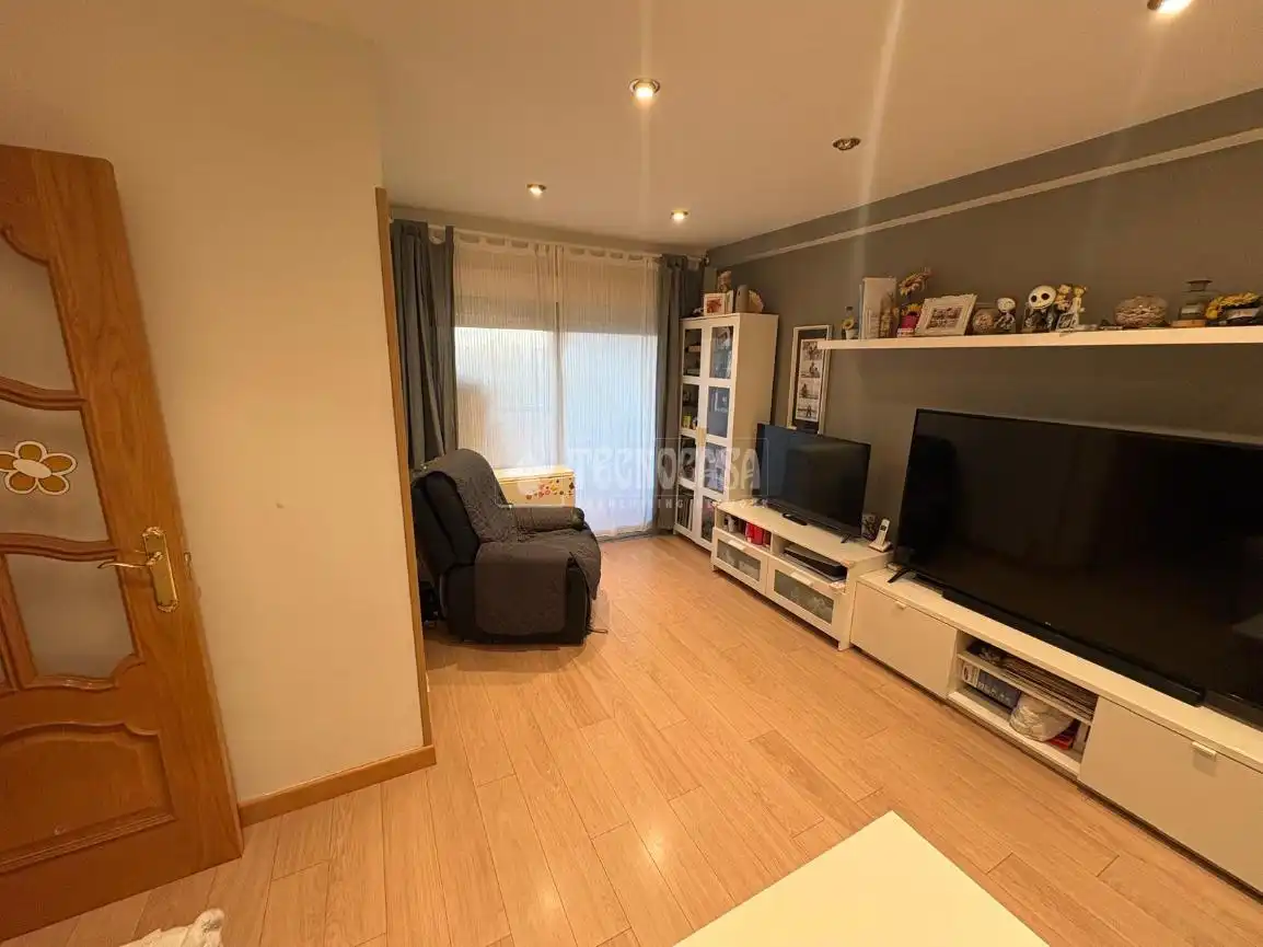 Wohnung zum Verkauf in Sur - PAU 4