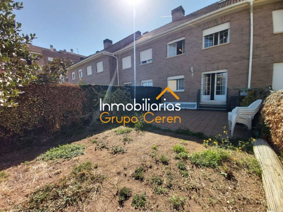 Exterior view of Single-family semi-detached for sale in Santo Domingo de la Calzada  with Heating, Private garden and Terrace