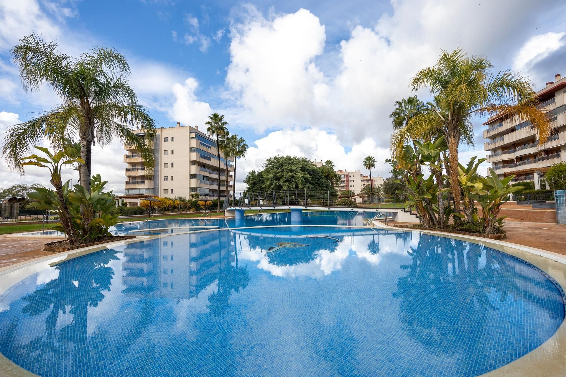 Piscina de Piso en venta en Elche / Elx con Aire acondicionado, Terraza y Balcón