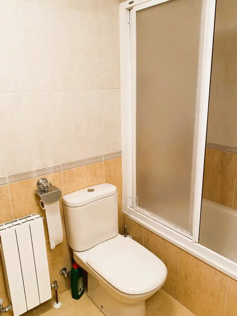 Bathroom of Flat for sale in Avilés  with Heating, Parquet flooring and Storage room