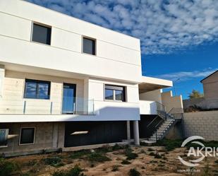 Exterior view of Single-family semi-detached for sale in  Toledo Capital  with Air Conditioner and Terrace