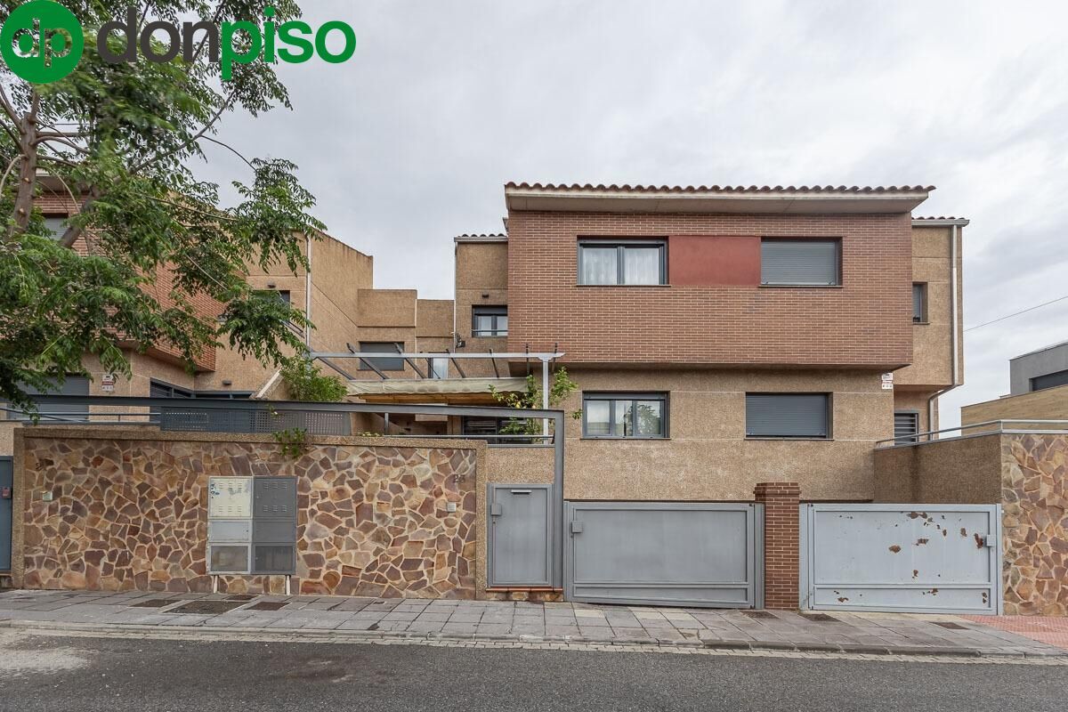 Exterior view of Single-family semi-detached for sale in Armilla  with Heating, Terrace and Balcony