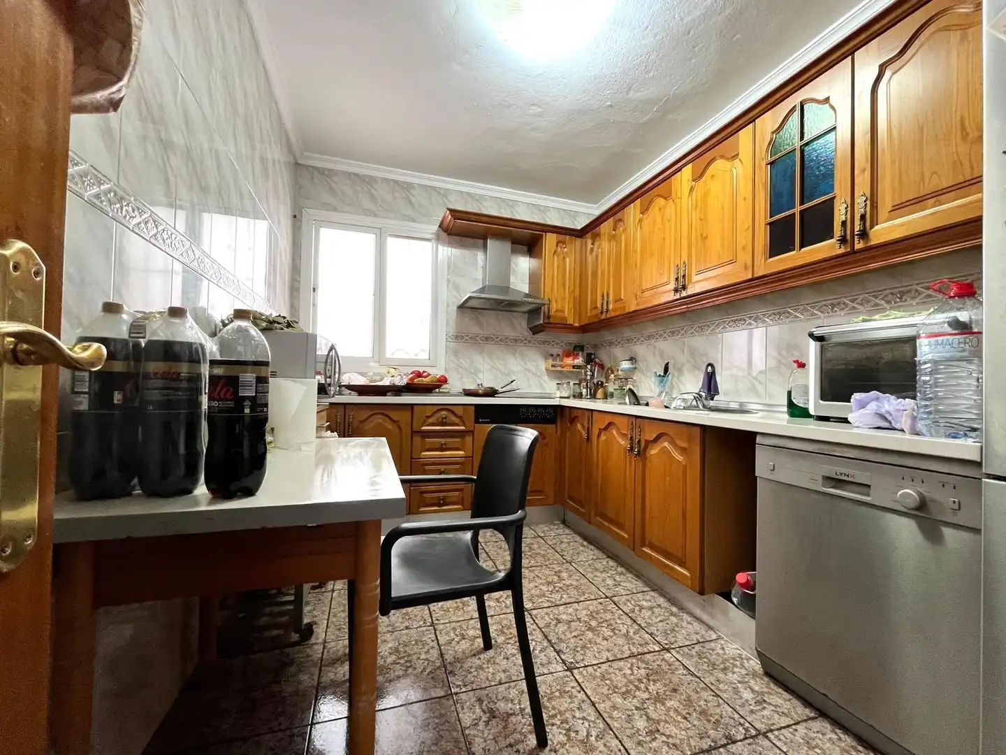 Cuina de Casa o xalet en venda en Alhaurín de la Torre amb Jardí privat, Terrassa i Traster