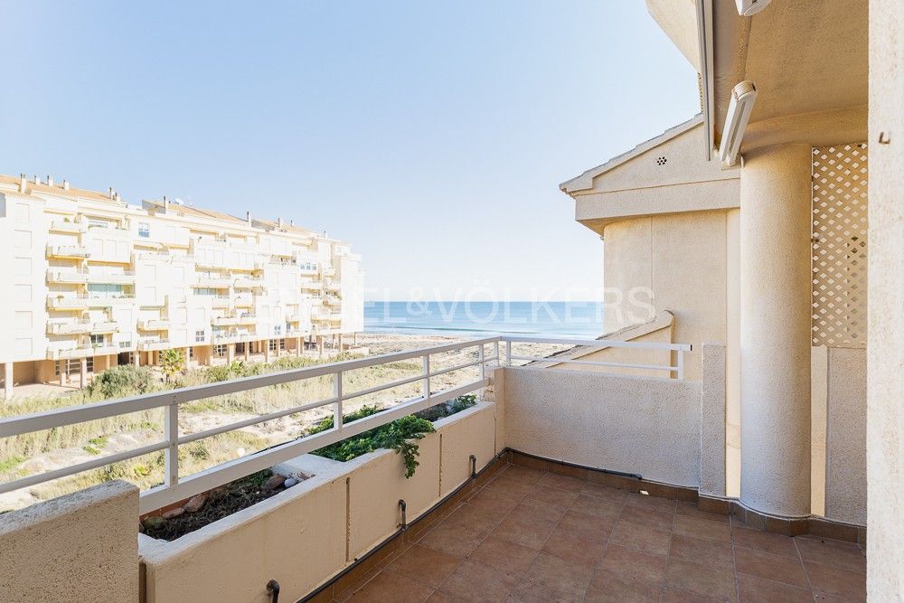 Bedroom of Apartment for sale in  Valencia Capital  with Air Conditioner, Heating and Private garden