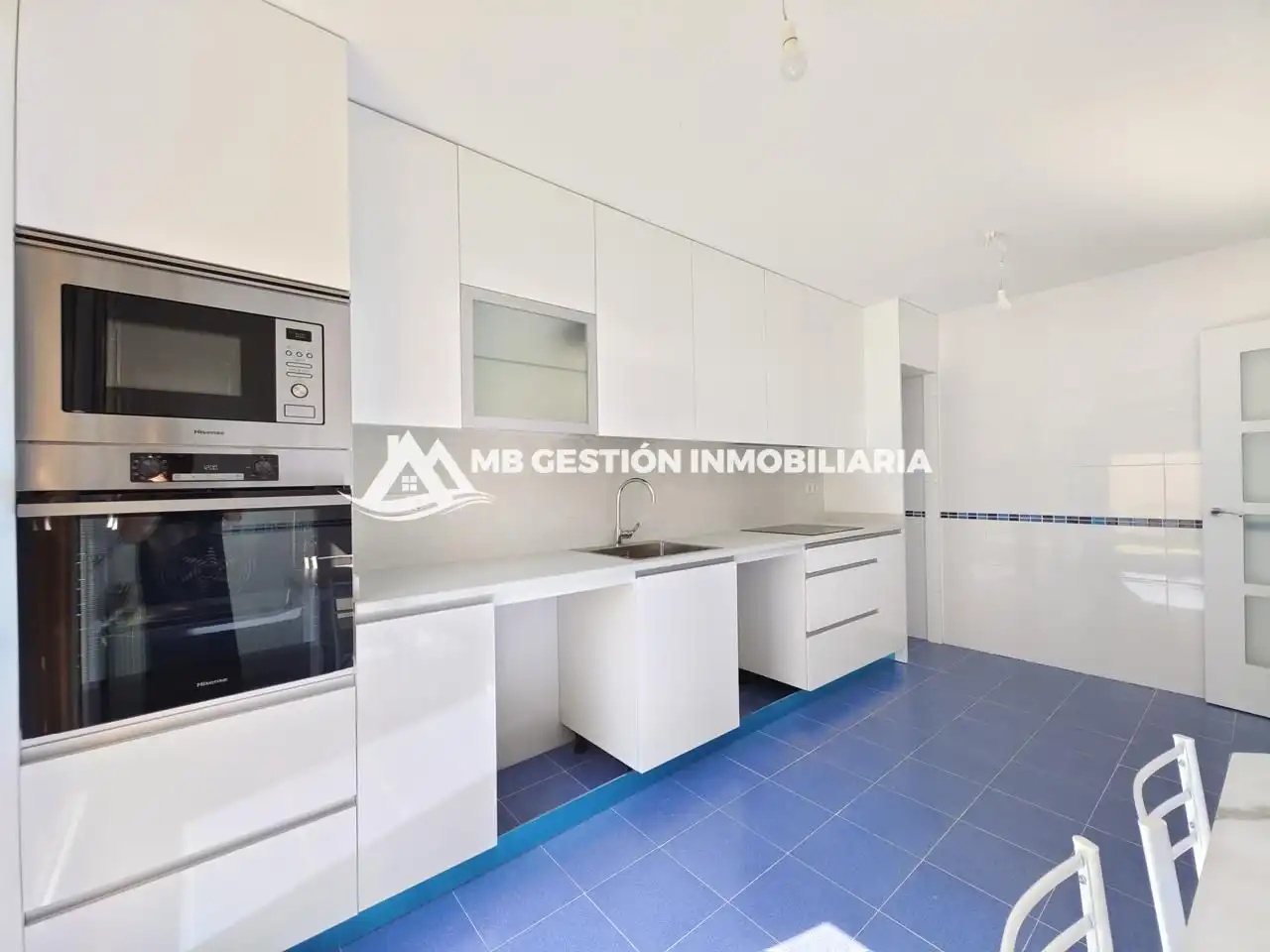 Cocina de Casa adosada en venta en Fuenlabrada con Aire acondicionado, Calefacción y Jardín privado
