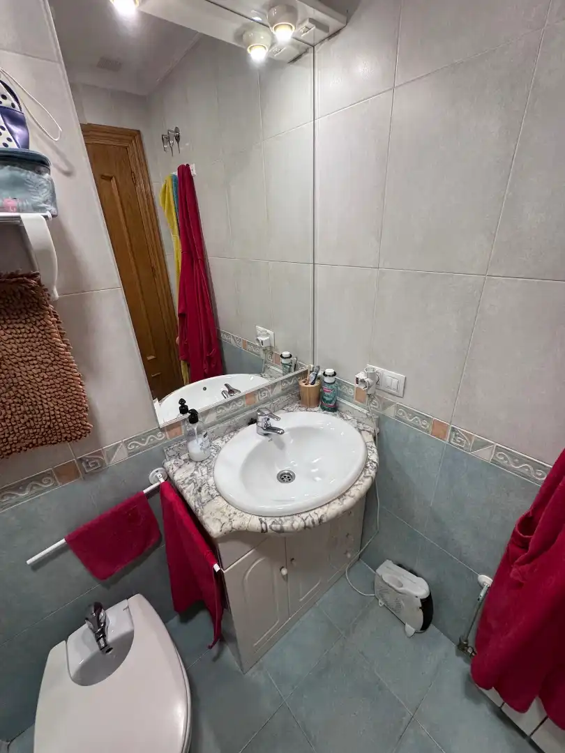 Badezimmer von Einfamilien-Reihenhaus zum Verkauf in Villena mit Heizung, Terrasse und Abstellraum