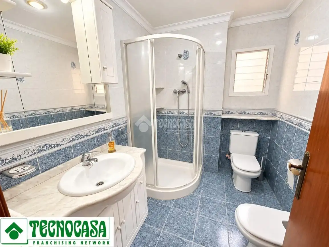 Bany de Casa o xalet en venda en Manises amb Aire condicionat, Calefacció i Terrassa