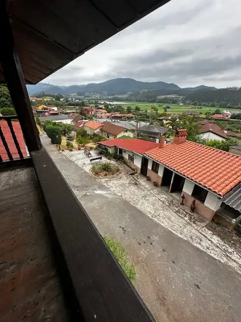 Vista exterior de Casa adosada en venda en Pravia amb Calefacció, Jardí privat i Terrassa