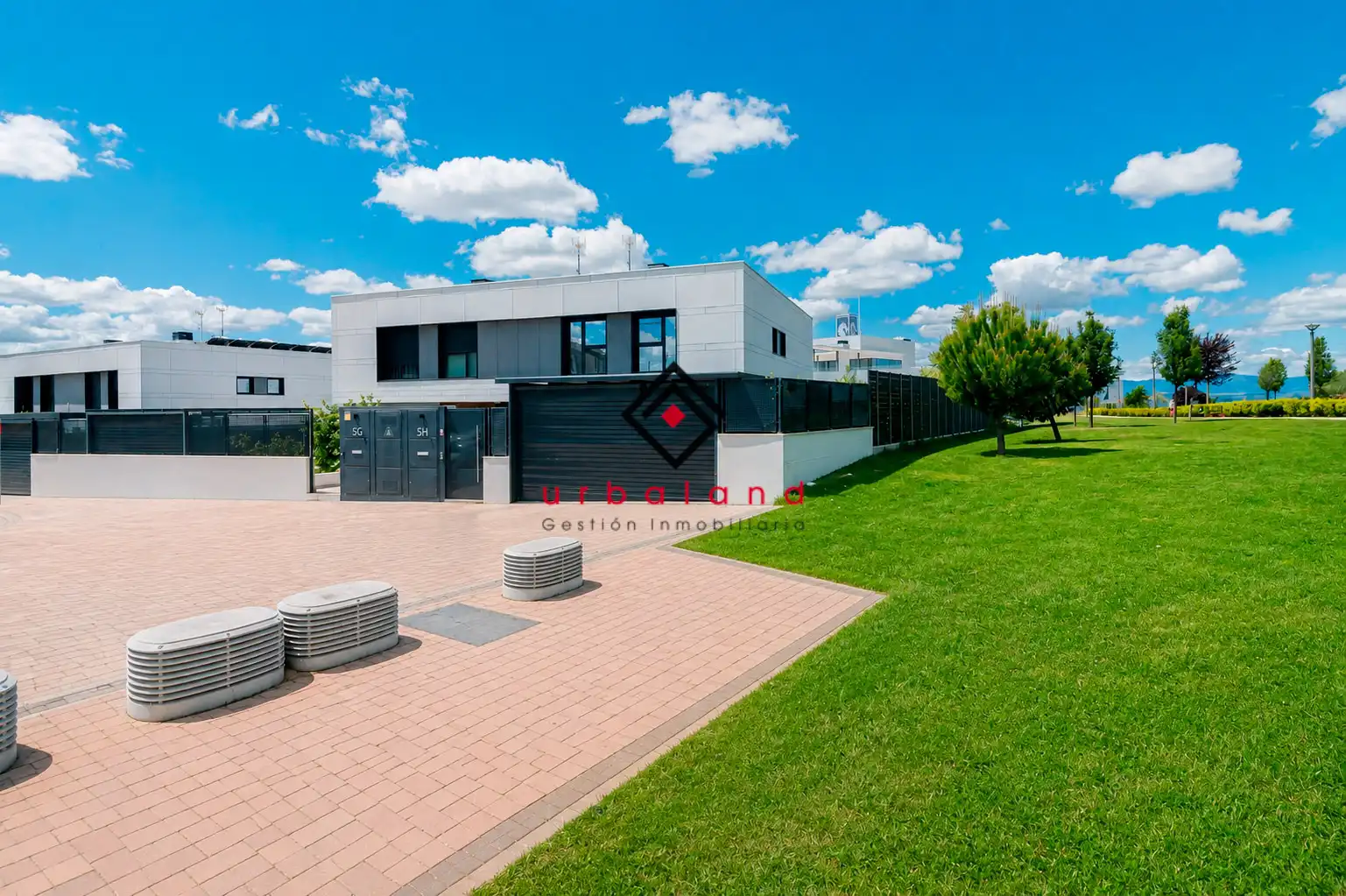 Semi-detached house with pool for sale in Calle de Cosme Damián Churruca, imagen 50