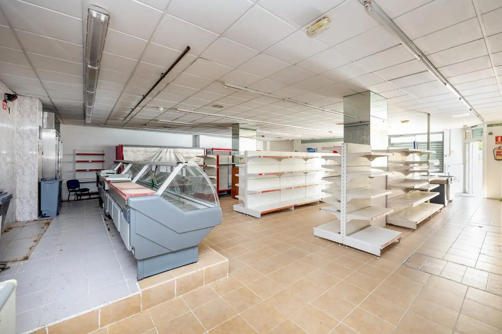 Locale commerciale in vendita a Gójar, imagen 13