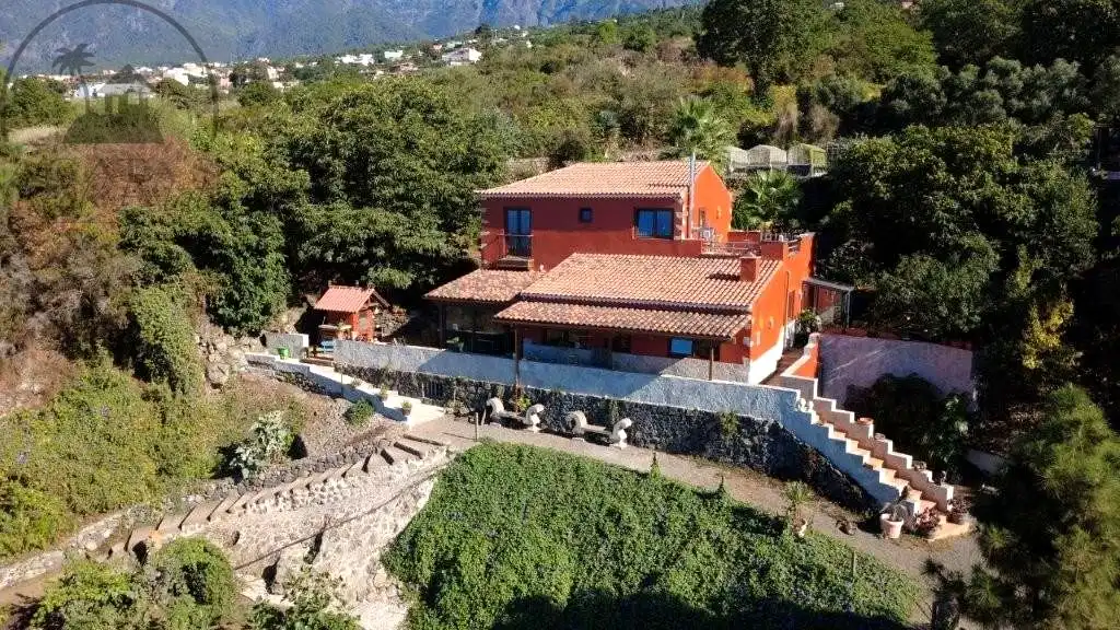 Vista exterior de Finca rústica en venda en La Orotava amb Jardí privat i Terrassa