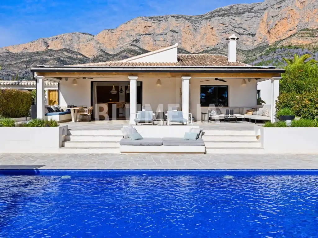 Vista exterior de Casa o chalet en venta en Jávea / Xàbia con Aire acondicionado, Jardín privado y Terraza