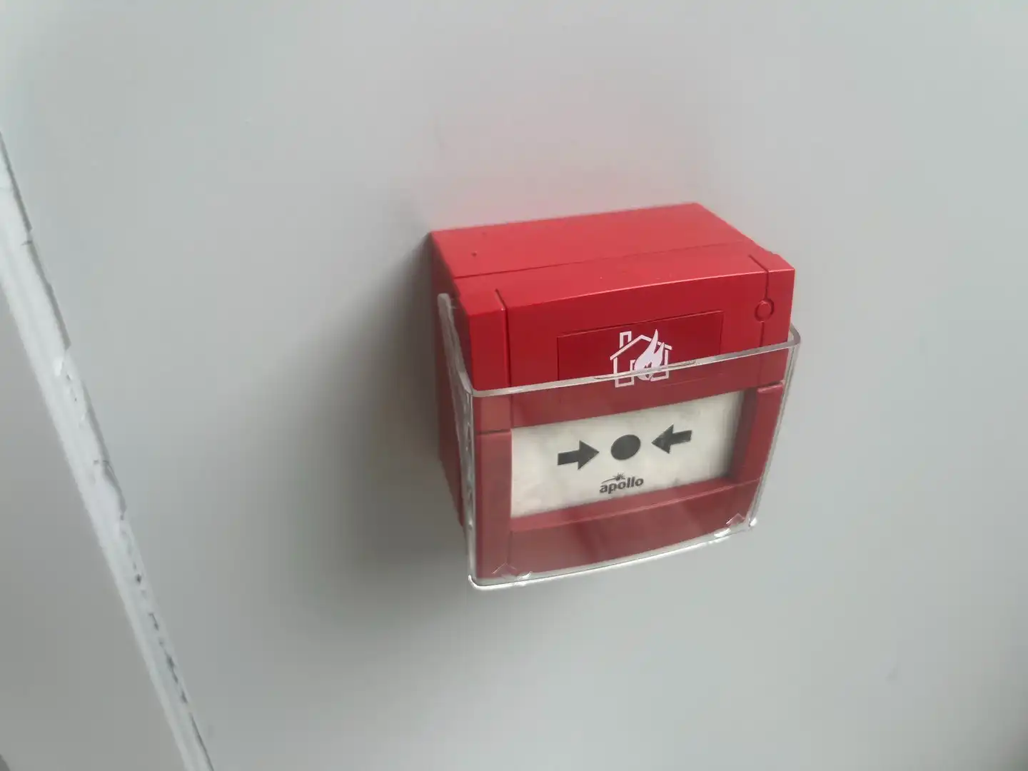 Fabrikhallen zur Miete in Narón mit Alarm