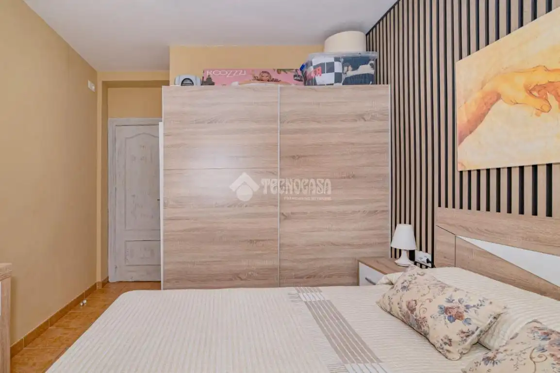 Bedroom of Flat for sale in Granada  with Air Conditioner