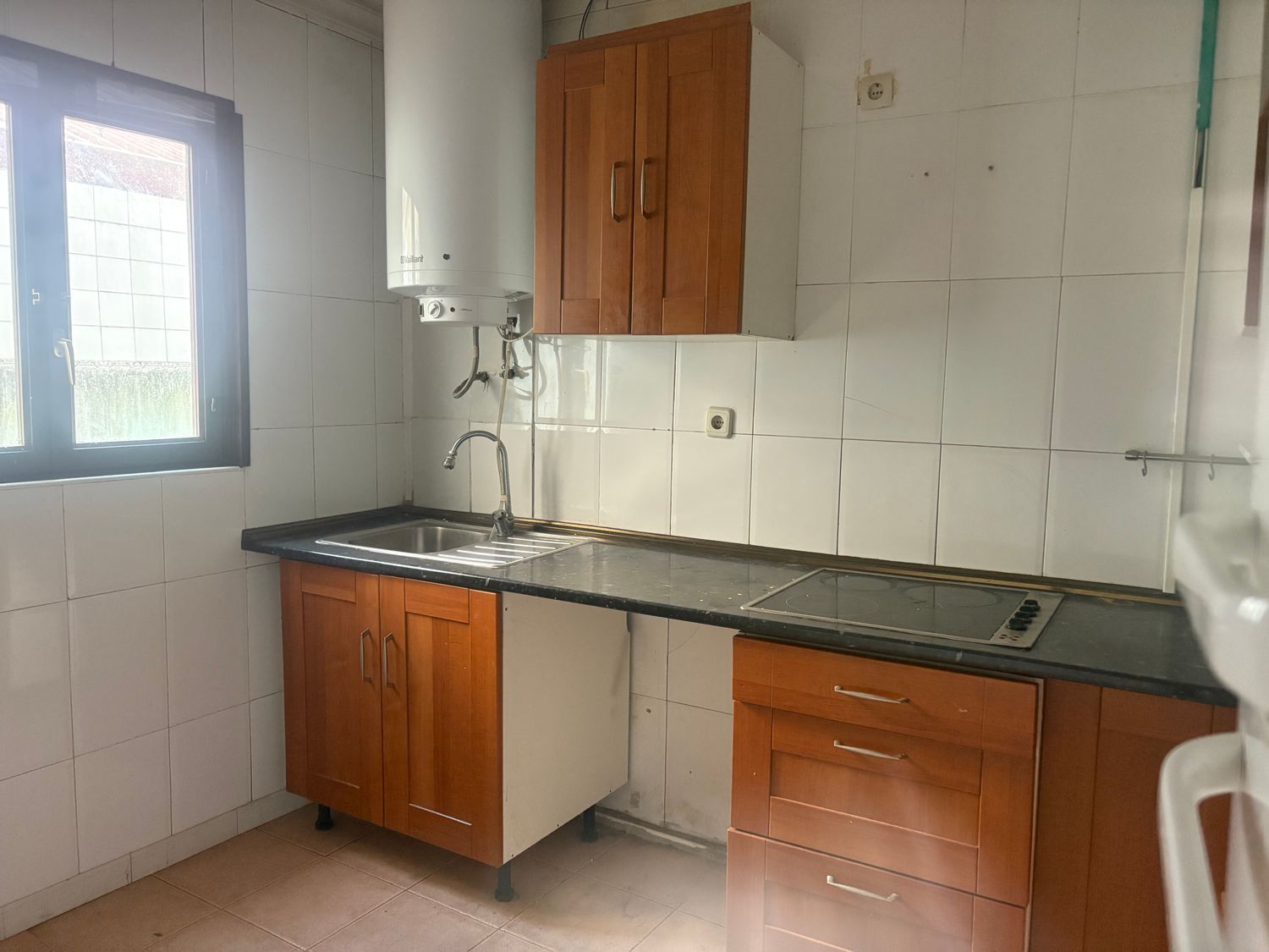 Kitchen of Flat for sale in Oviedo   with Heating, Terrace and Swimming Pool