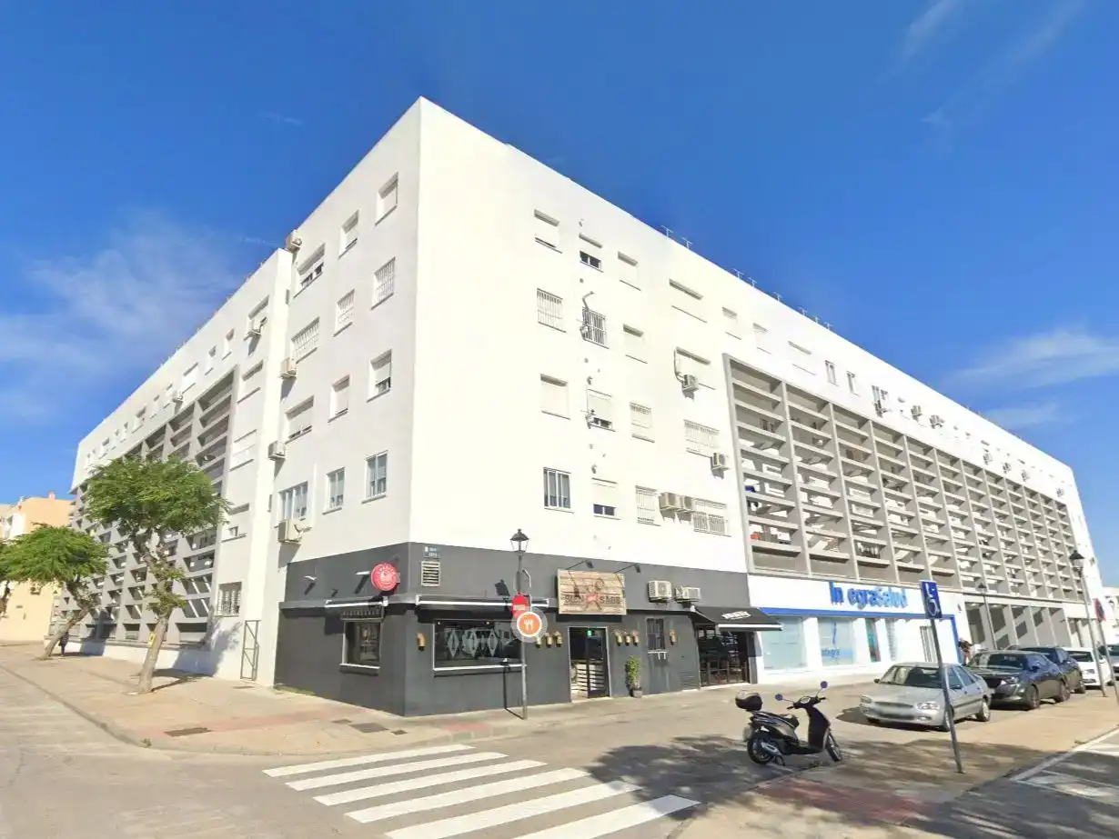 Vista exterior de Pis en venda en El Puerto de Santa María amb Aire condicionat