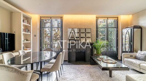 Piso de diseño de dos habitaciones en Calle Diputació