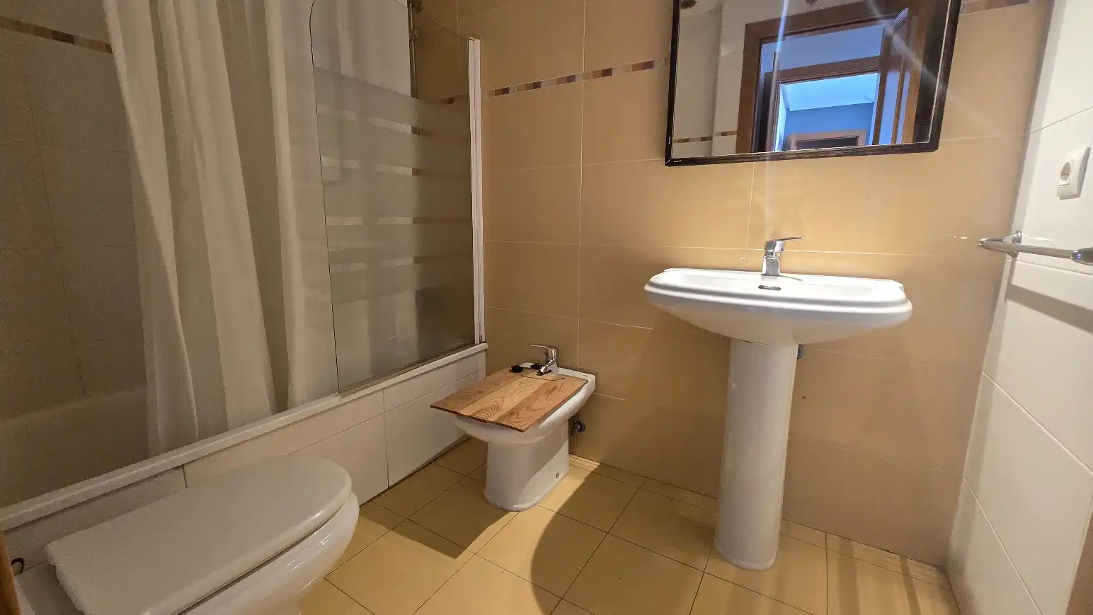 Bathroom of Flat for sale in Ávila  with Heating, Parquet flooring and Terrace