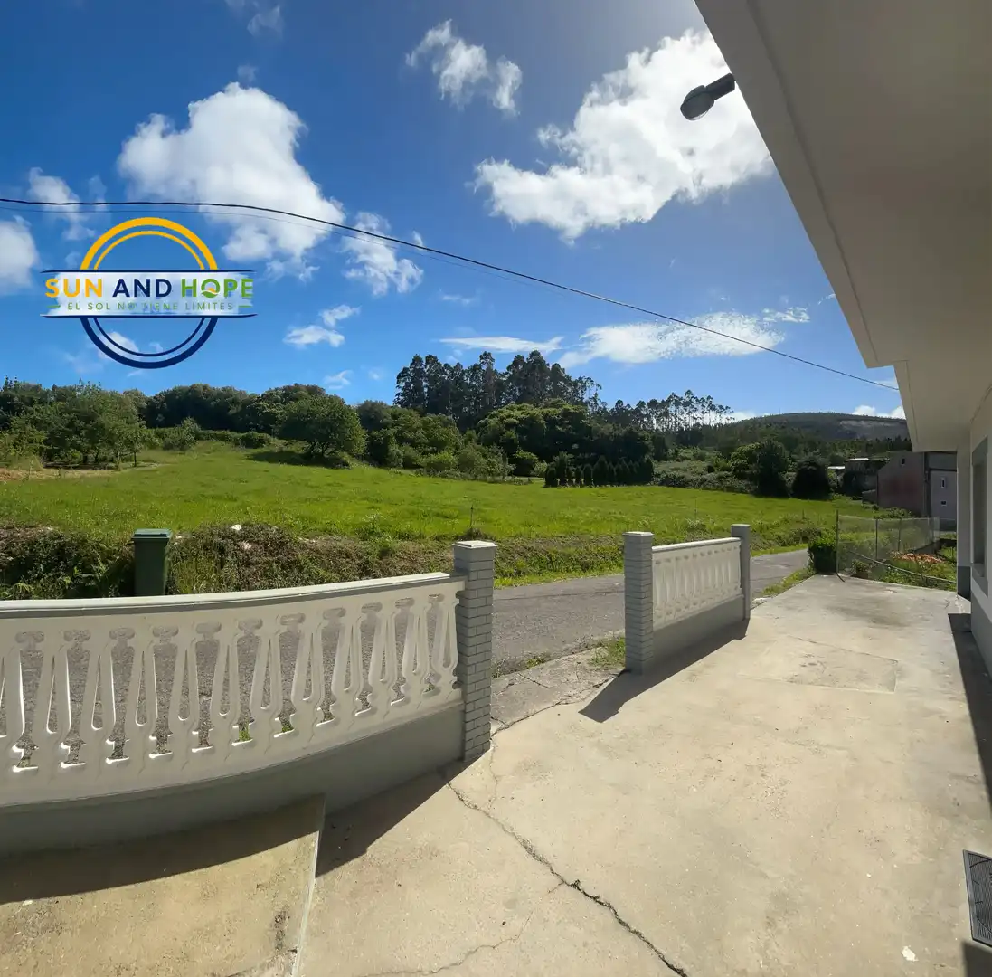 Vista exterior de Casa o chalet en venta en Burela con Calefacción, Jardín privado y Trastero