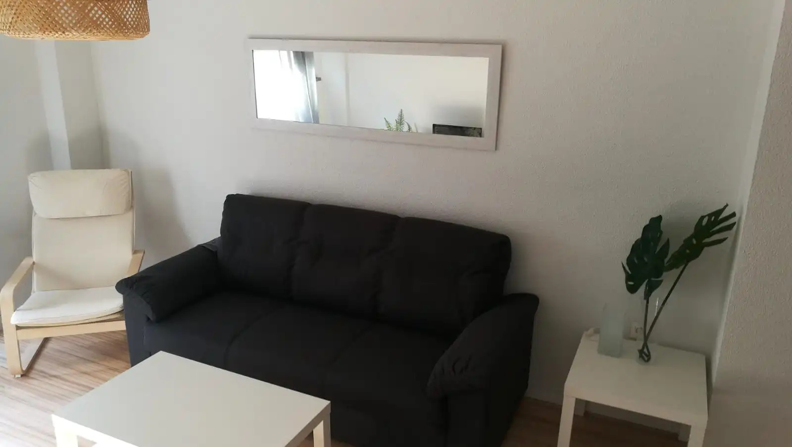 Living room of Flat for rent in Granada  with Air Conditioner, Heating and Furnished