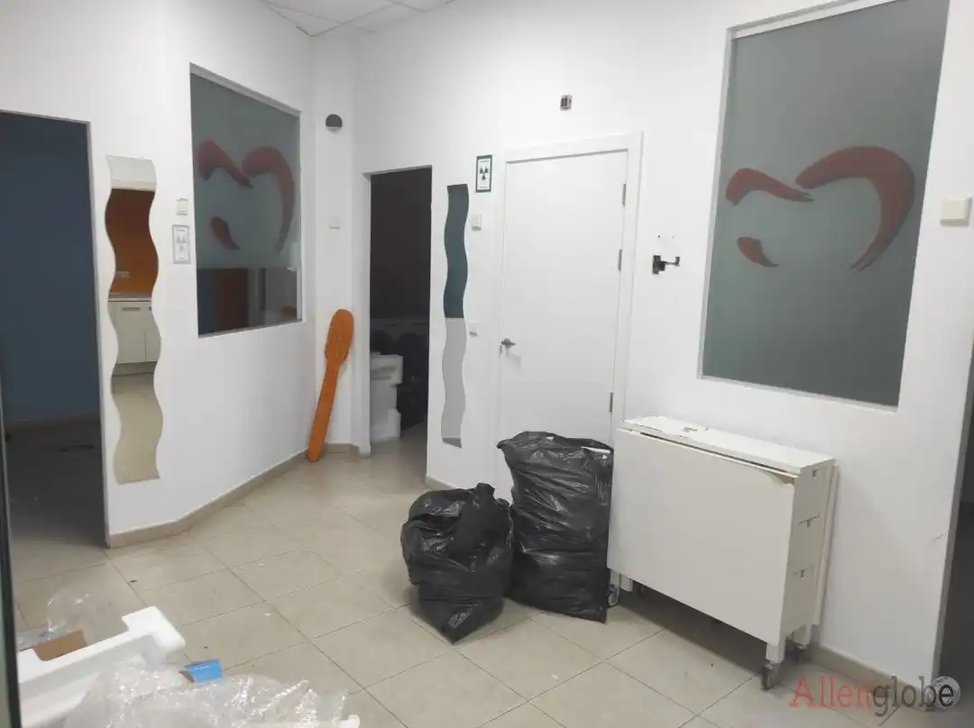 Local de alquiler en Oviedo  con Aire acondicionado