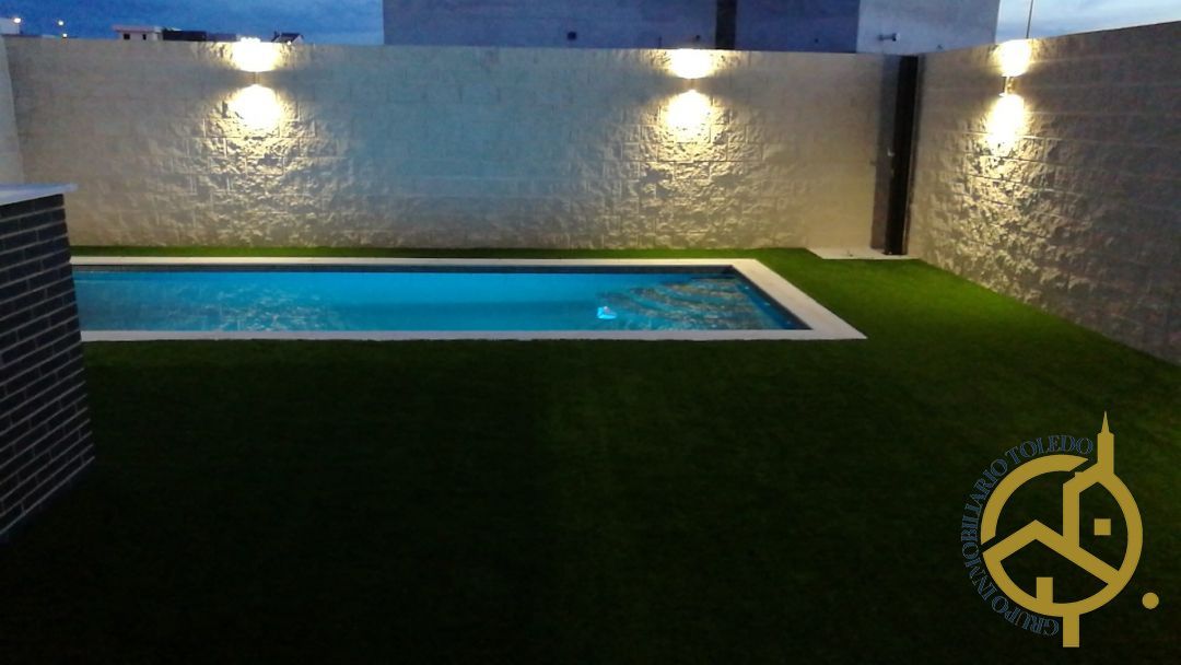 Swimming pool of House or chalet for sale in Burguillos de Toledo  with Air Conditioner, Heating and Private garden
